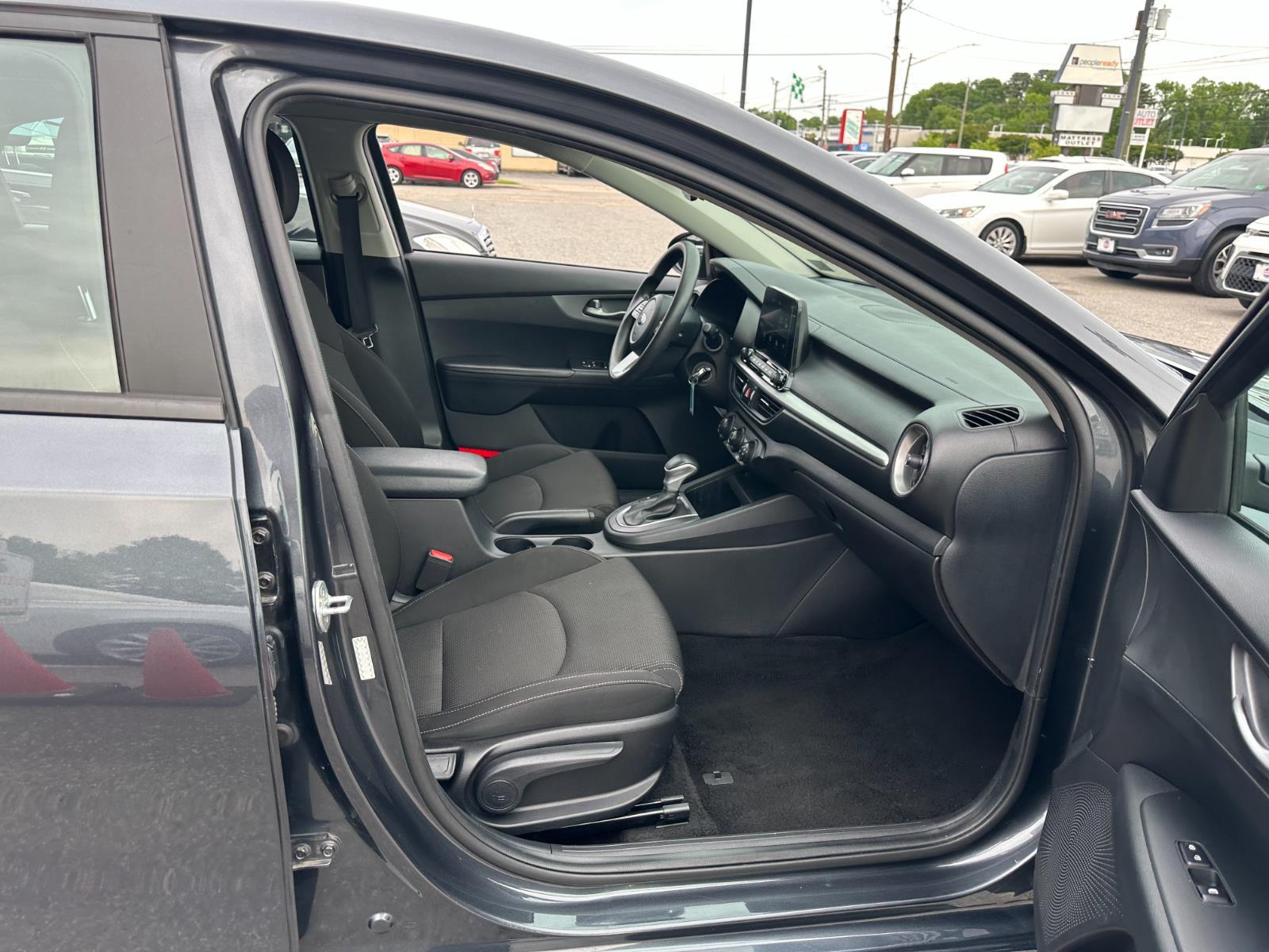Vehicle image 30 of 31