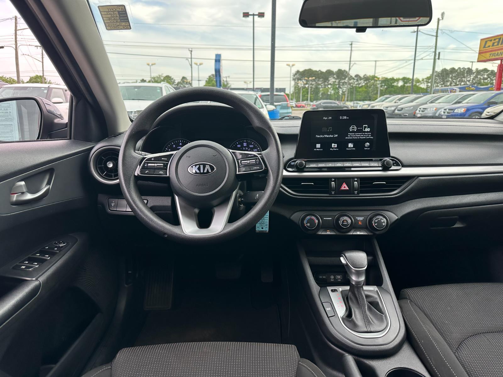 Vehicle image 24 of 31