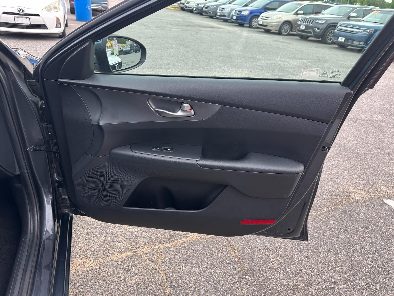 Vehicle image 29 of 31