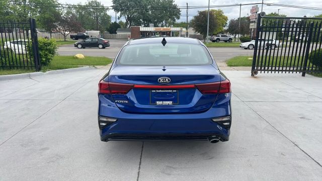 Vehicle image 6 of 16