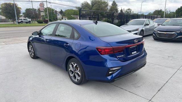 Vehicle image 8 of 16