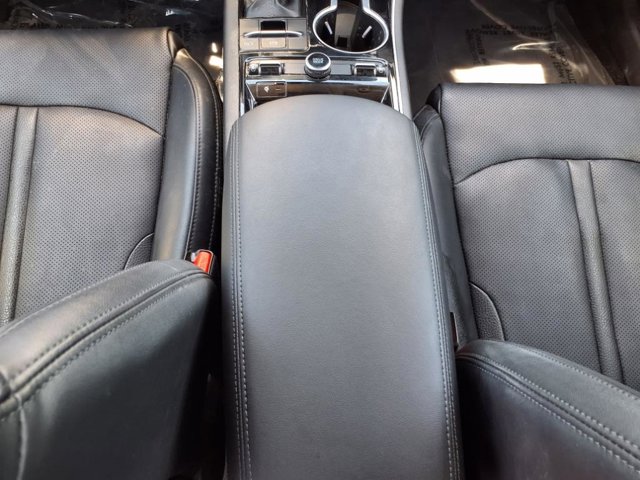 Vehicle image 22 of 25