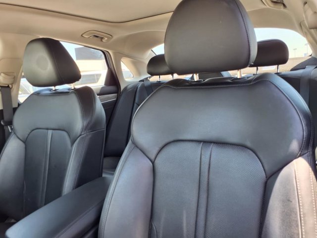 Vehicle image 11 of 25