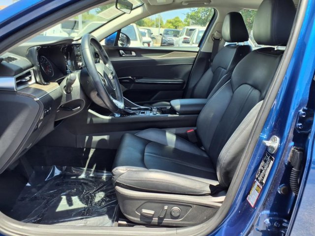 Vehicle image 13 of 25