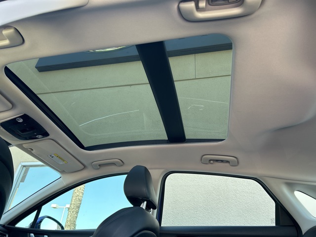 Vehicle image 16 of 39