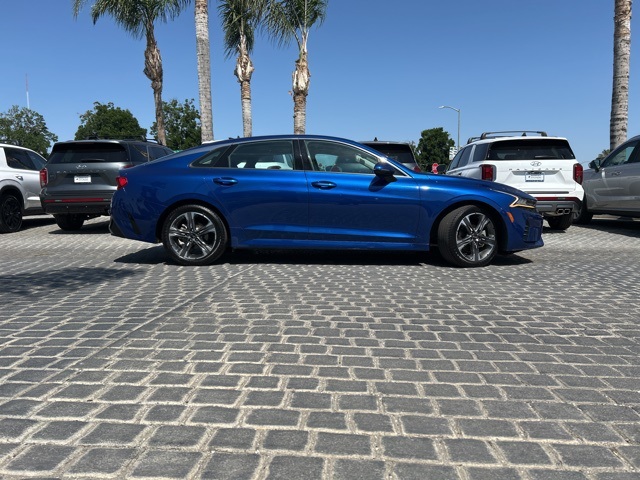 Vehicle image 4 of 39