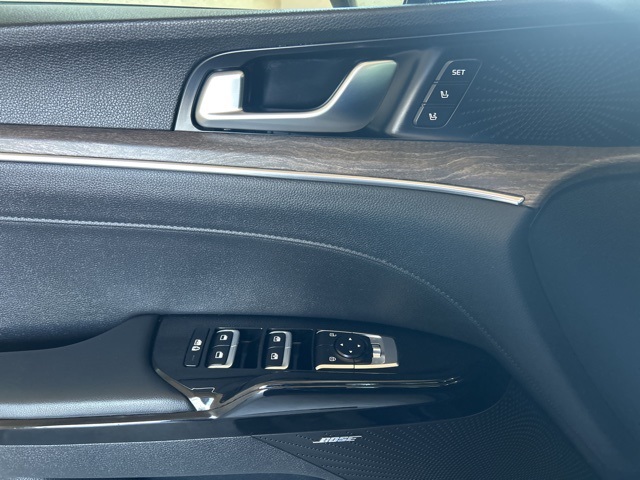 Vehicle image 18 of 39