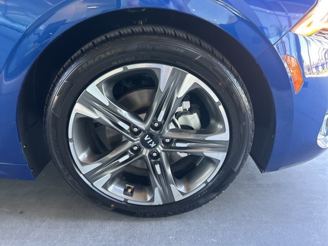 Vehicle image 37 of 39