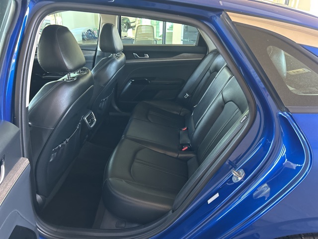 Vehicle image 25 of 39