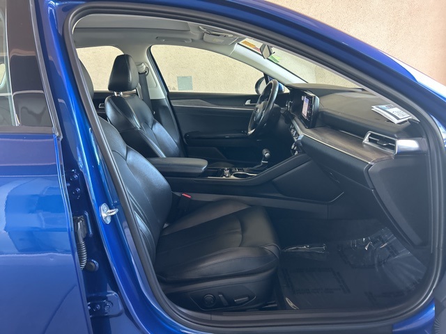 Vehicle image 32 of 39