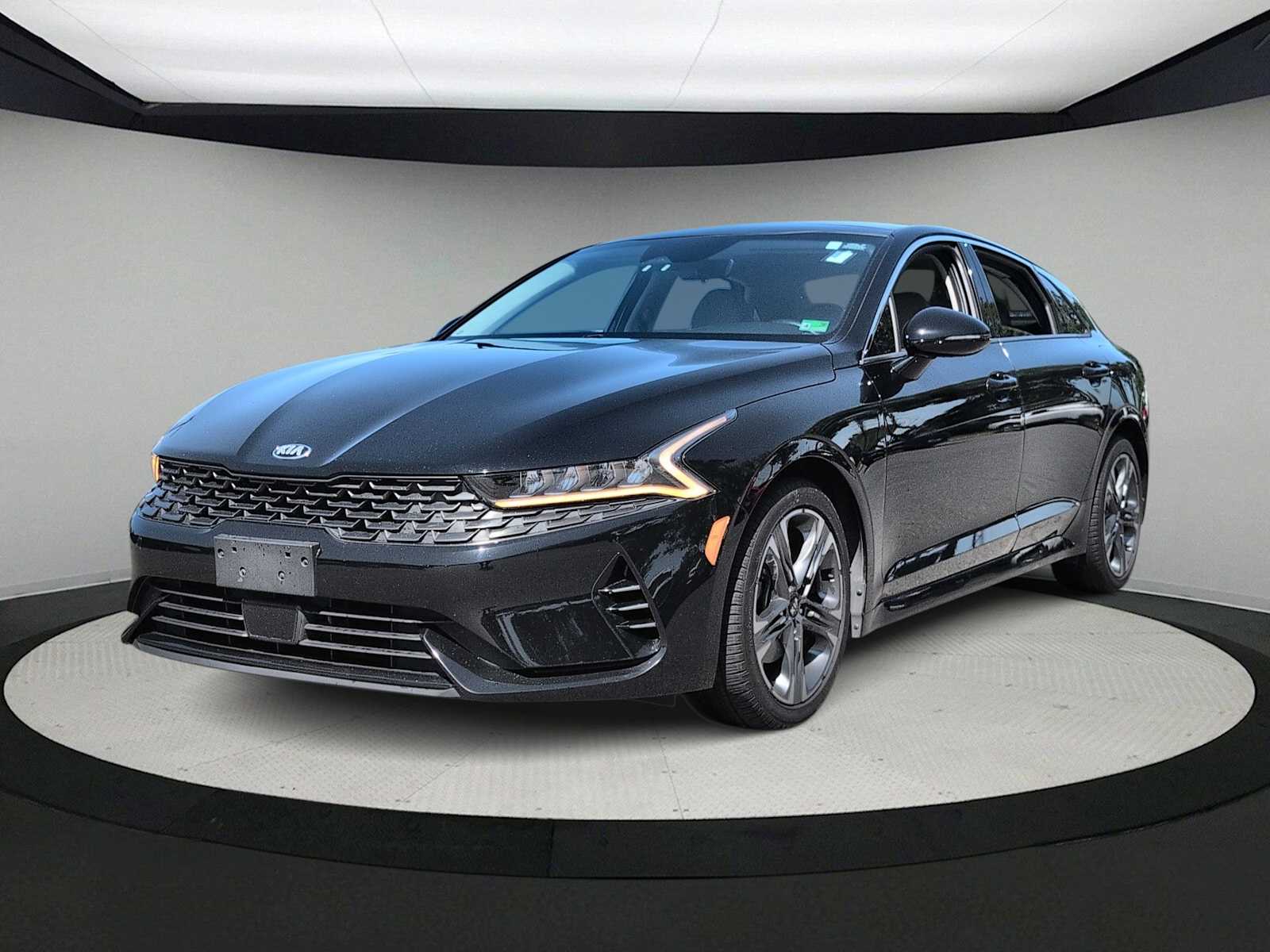 2021 Kia K5 EX Image 1 of 35
