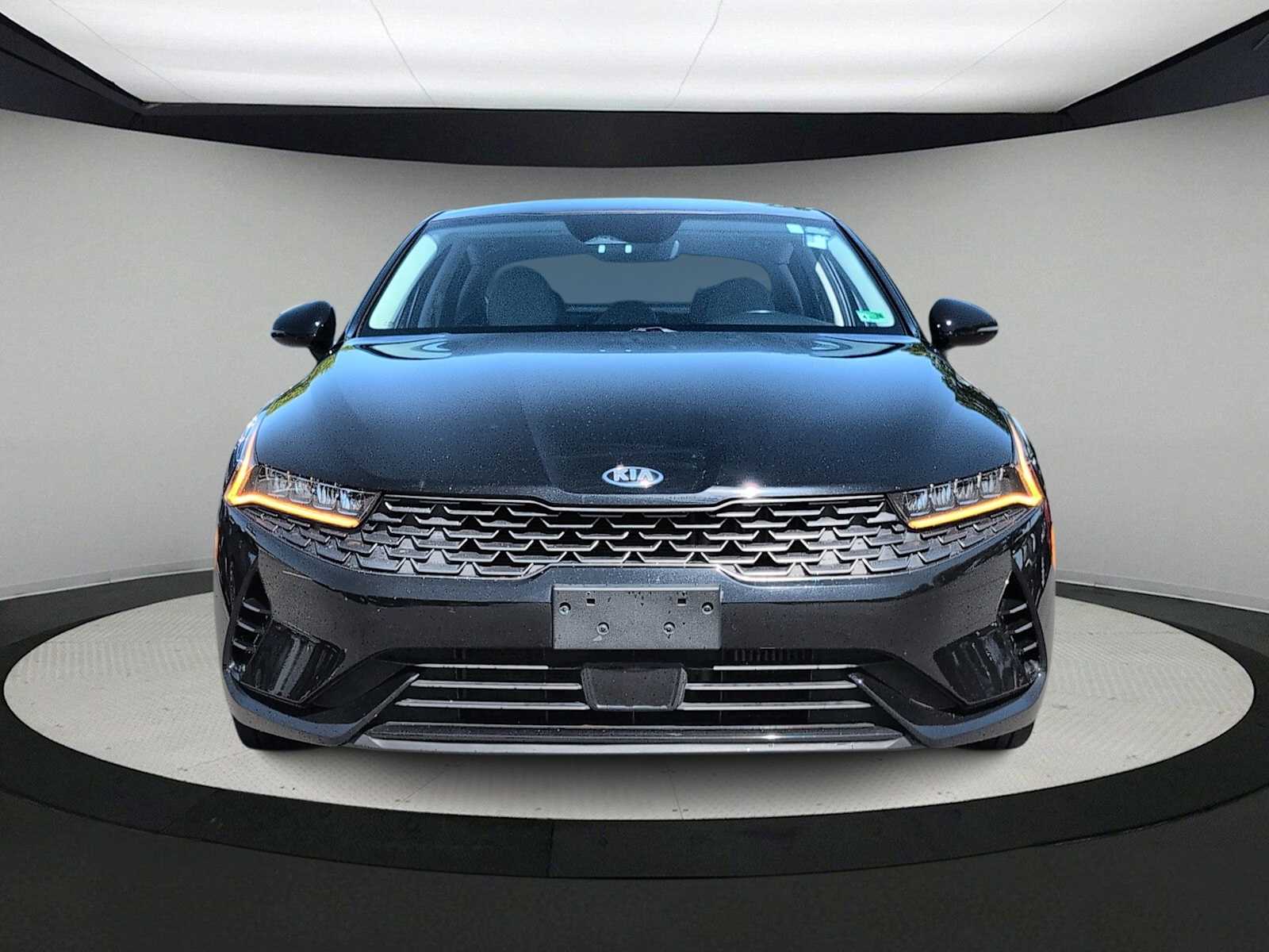 2021 Kia K5 EX Image 3 of 35