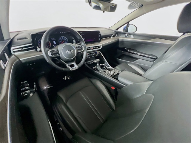 Vehicle image 16 of 32