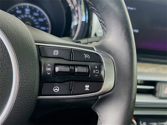 Vehicle image 31 of 32