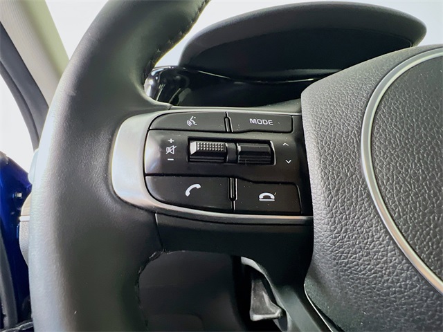 Vehicle image 30 of 32