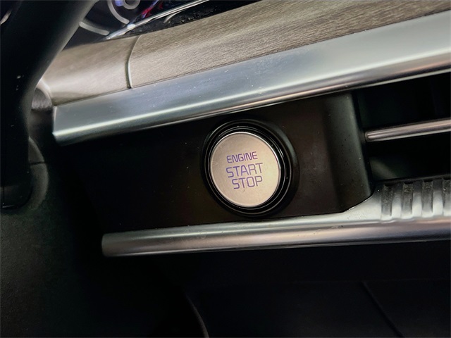 Vehicle image 21 of 32