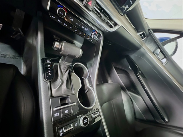 Vehicle image 24 of 32