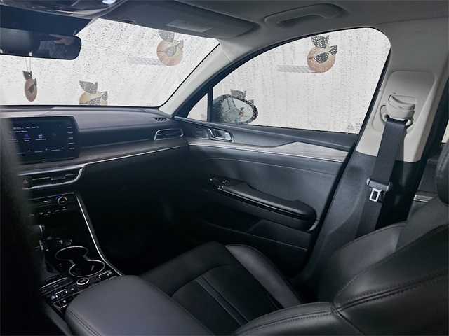 Vehicle image 25 of 31