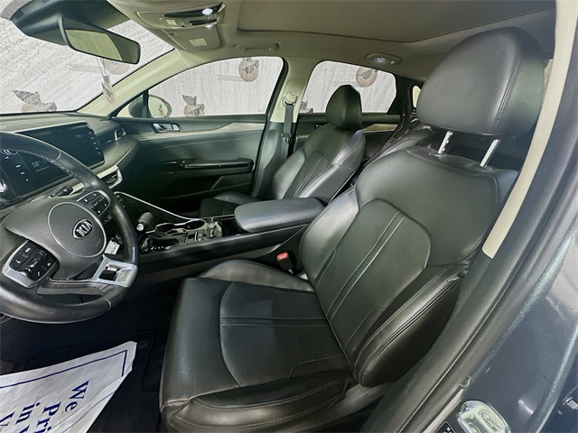 Vehicle image 22 of 31