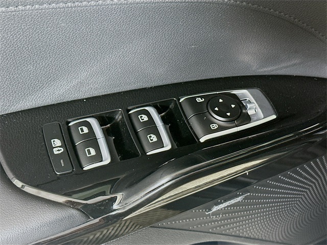Vehicle image 18 of 31