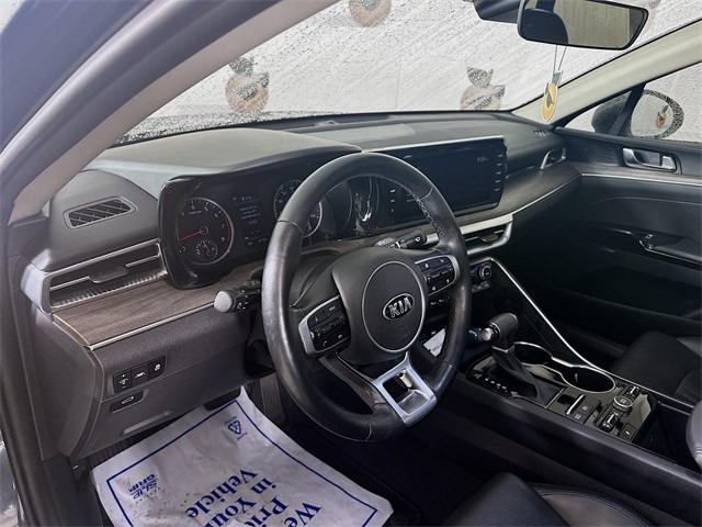 Vehicle image 9 of 31