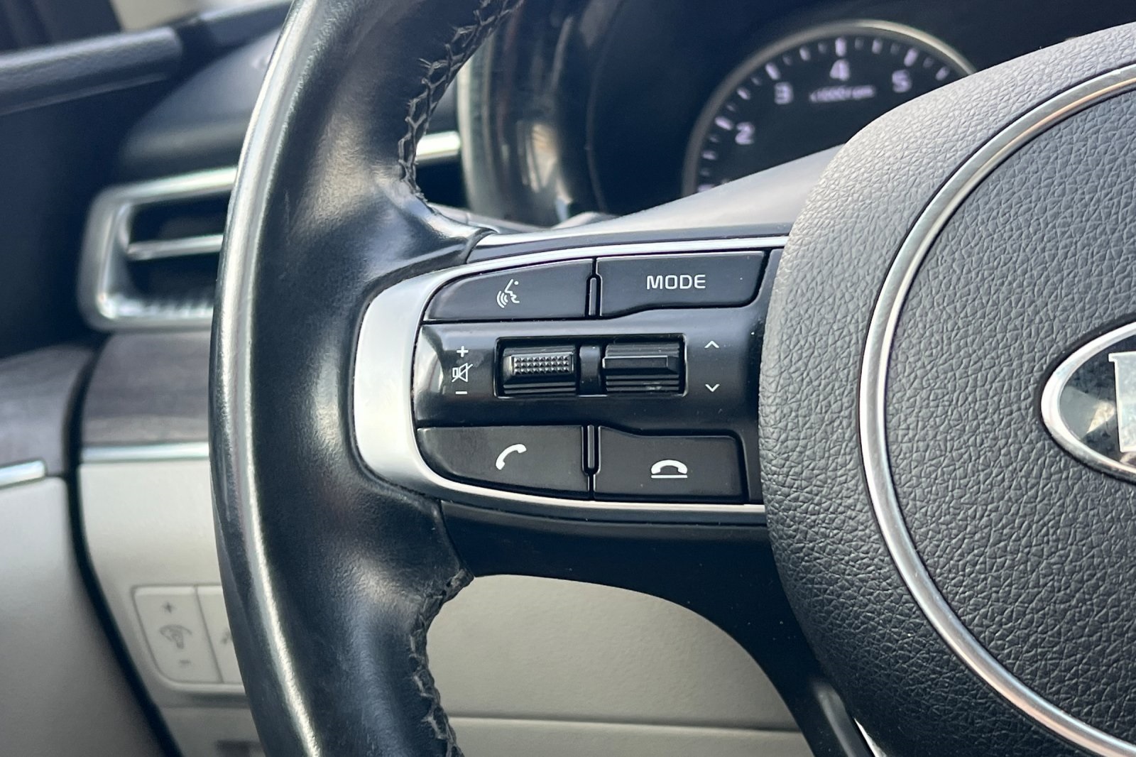 Vehicle image 43 of 55