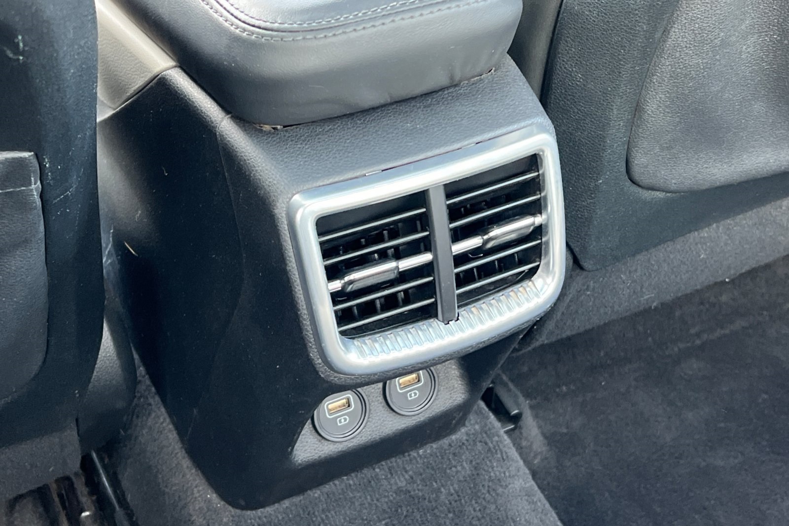Vehicle image 32 of 55