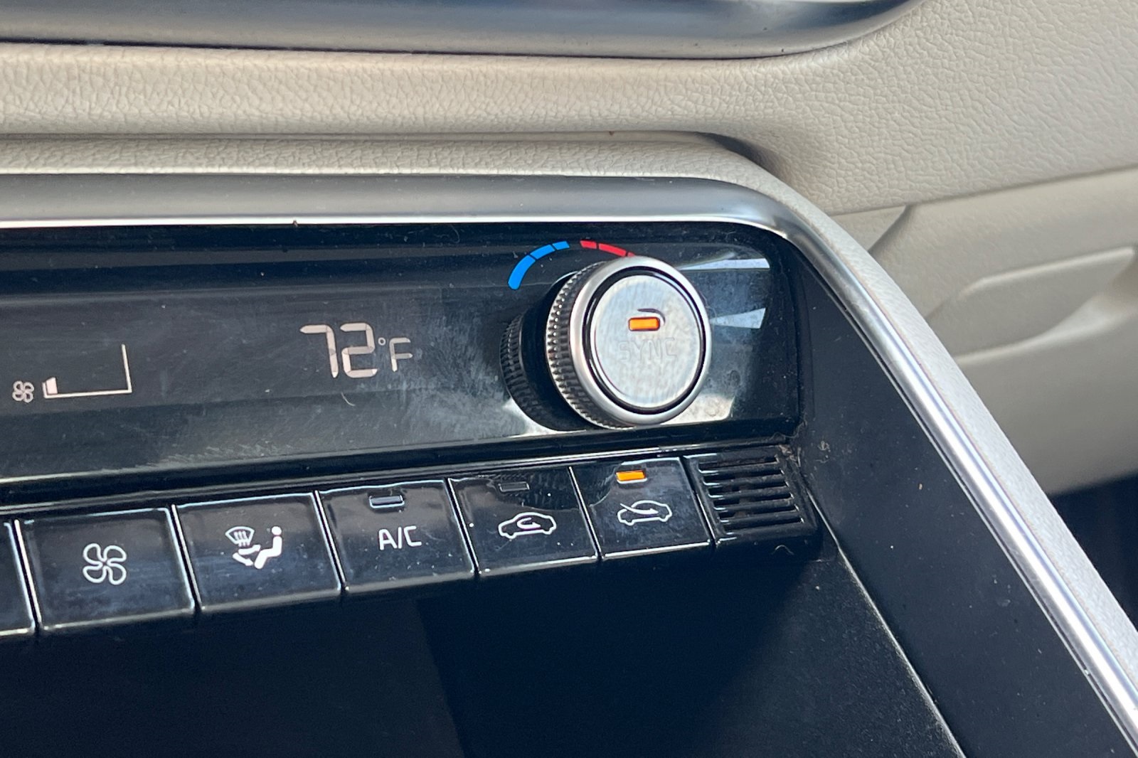 Vehicle image 34 of 55