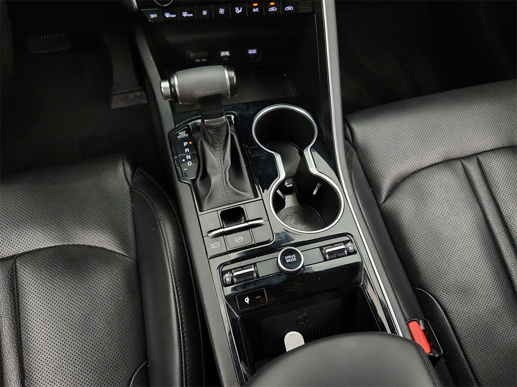 Vehicle image 15 of 31