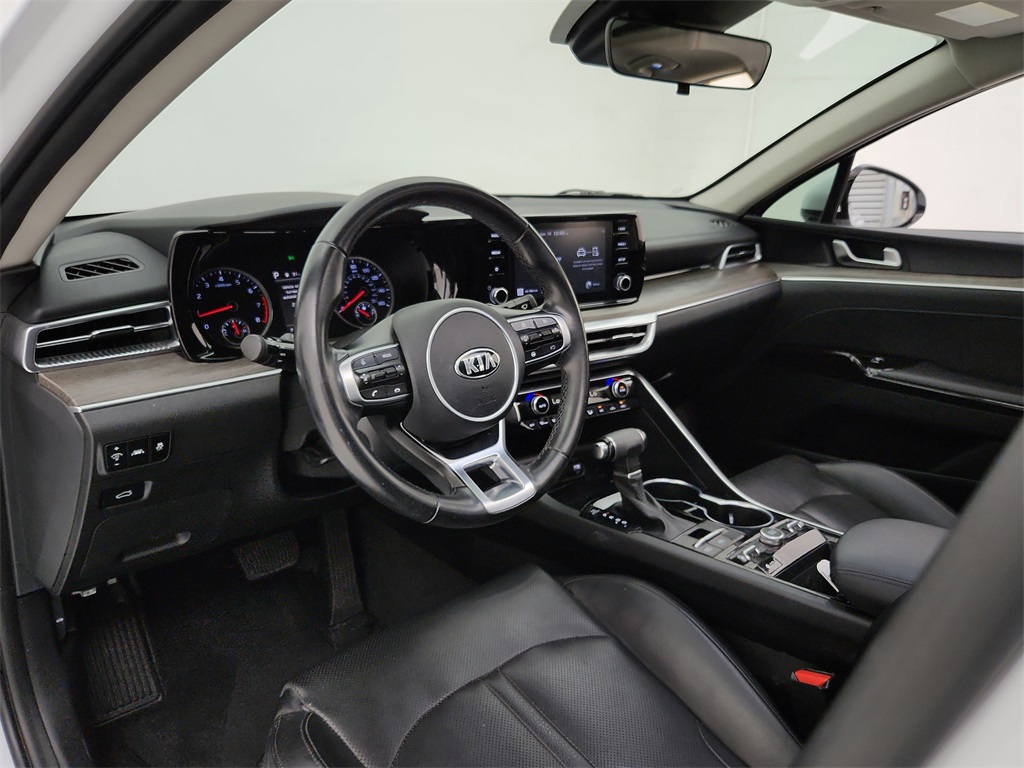 Vehicle image 10 of 31