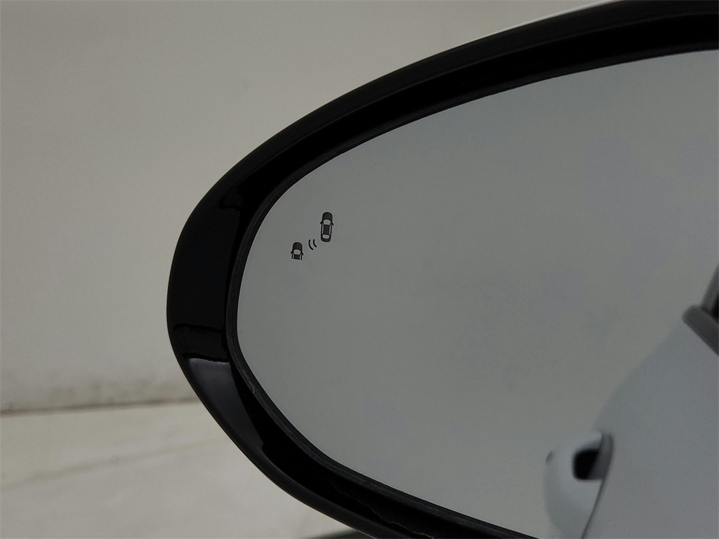 Vehicle image 12 of 31