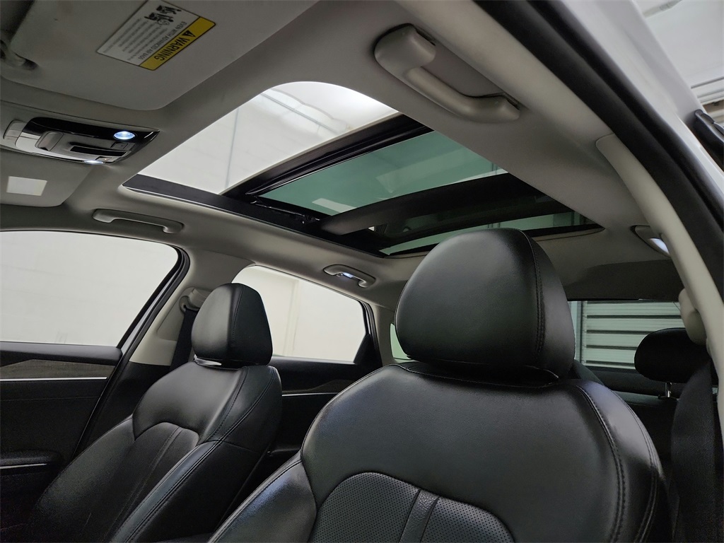 Vehicle image 9 of 31