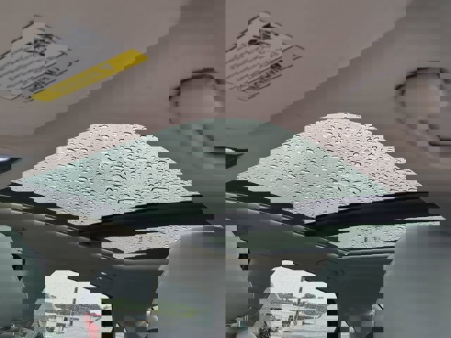 Vehicle image 17 of 28