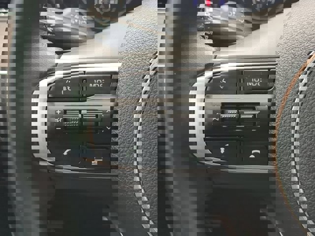 Vehicle image 22 of 28