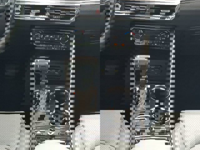 Vehicle image 16 of 28
