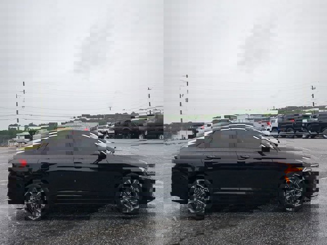 Vehicle image 3 of 28