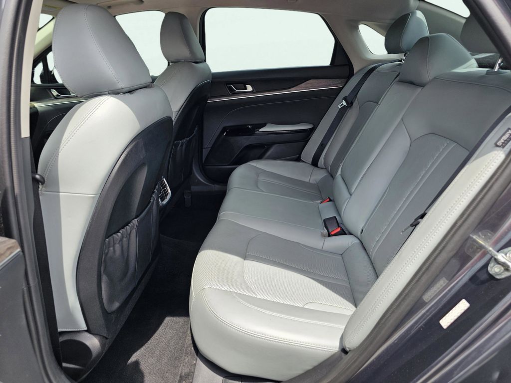 Vehicle image 12 of 35