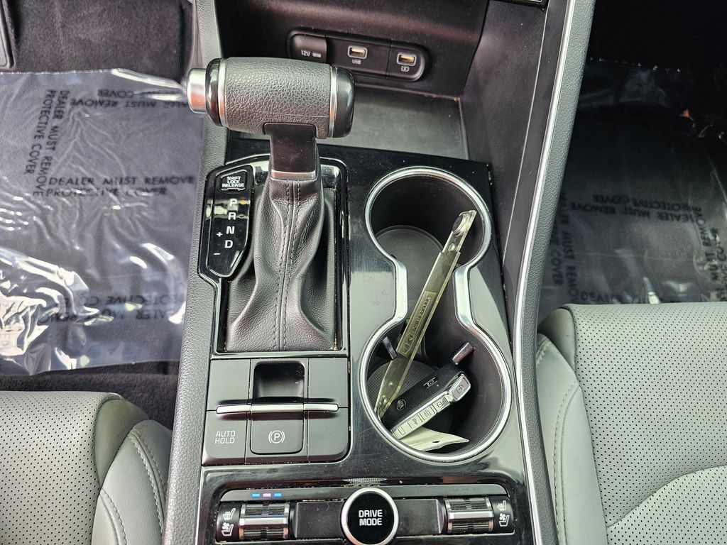 Vehicle image 21 of 35