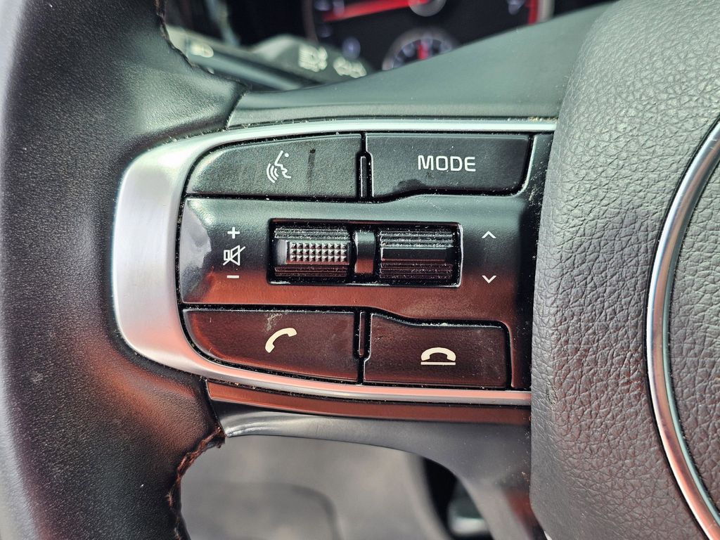 Vehicle image 28 of 35