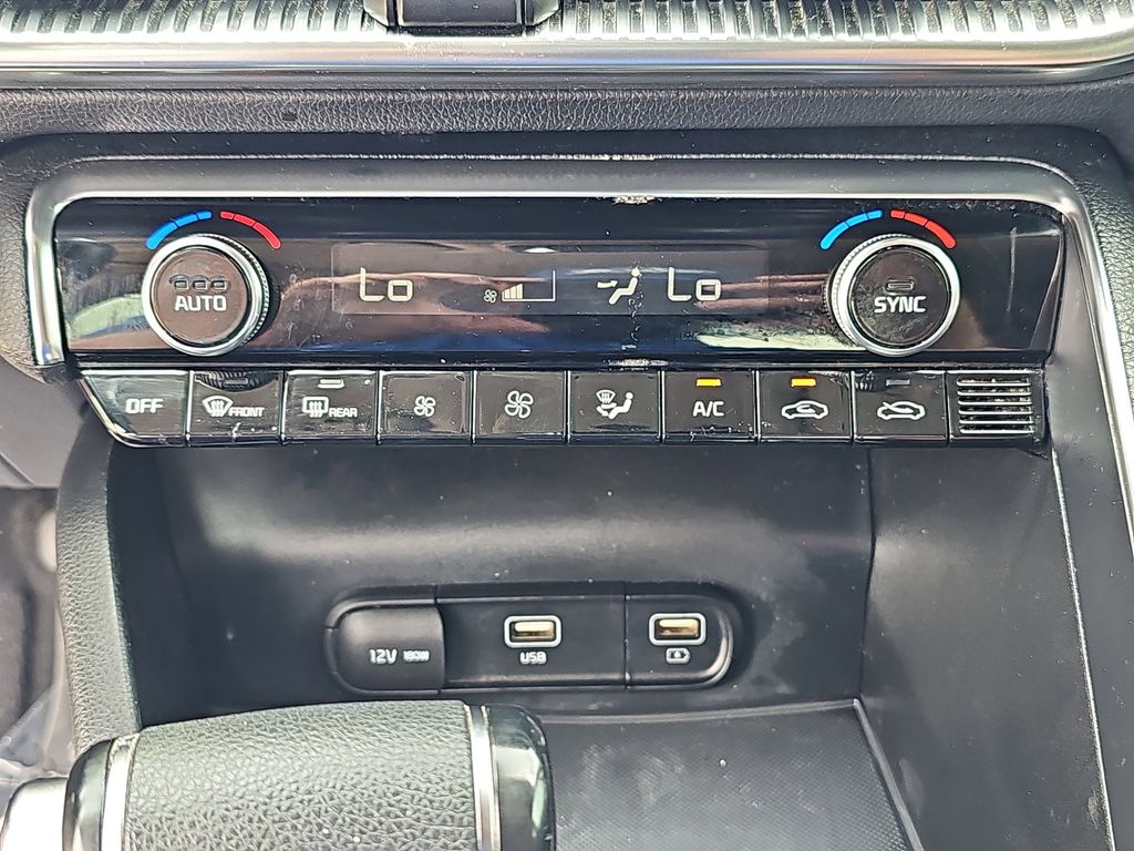 Vehicle image 28 of 36