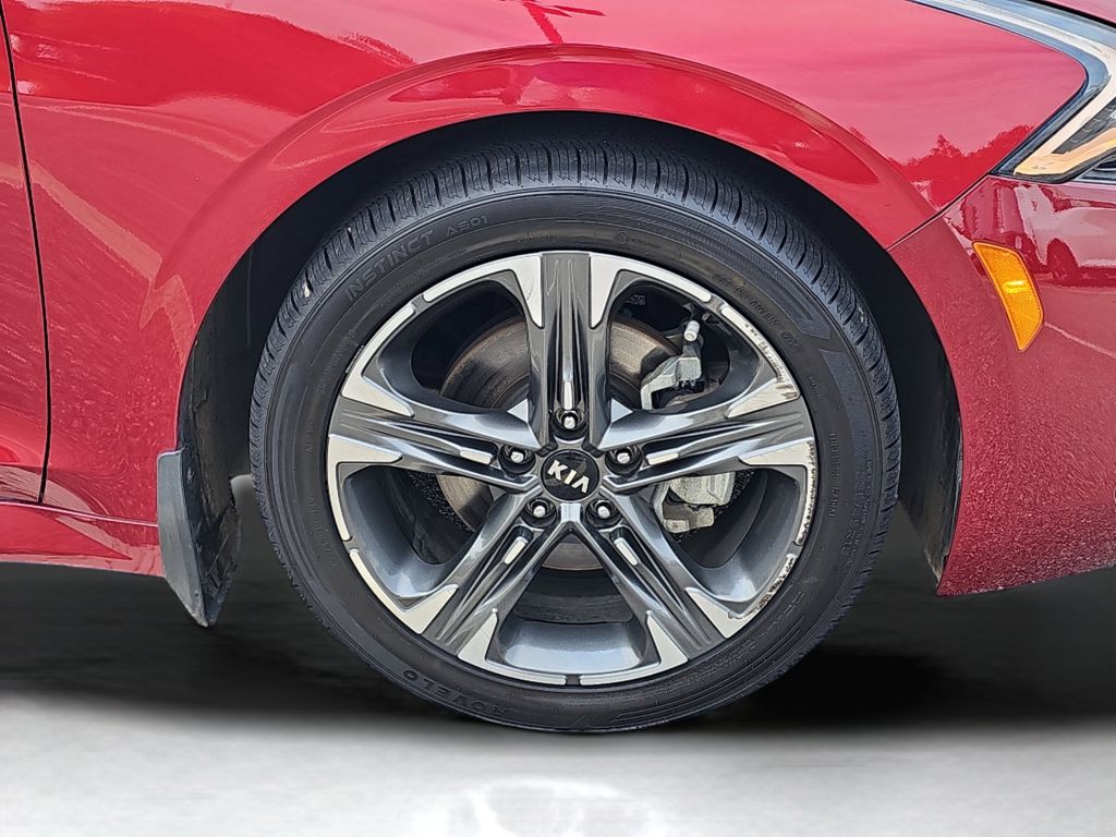 Vehicle image 11 of 36