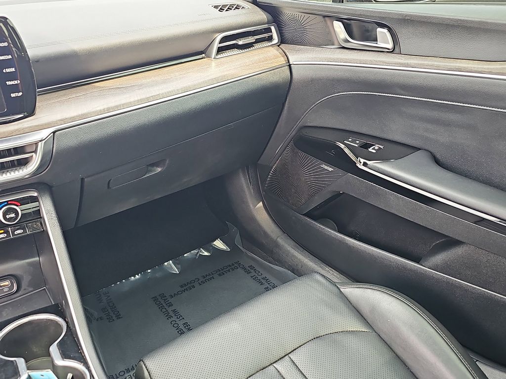 Vehicle image 24 of 36