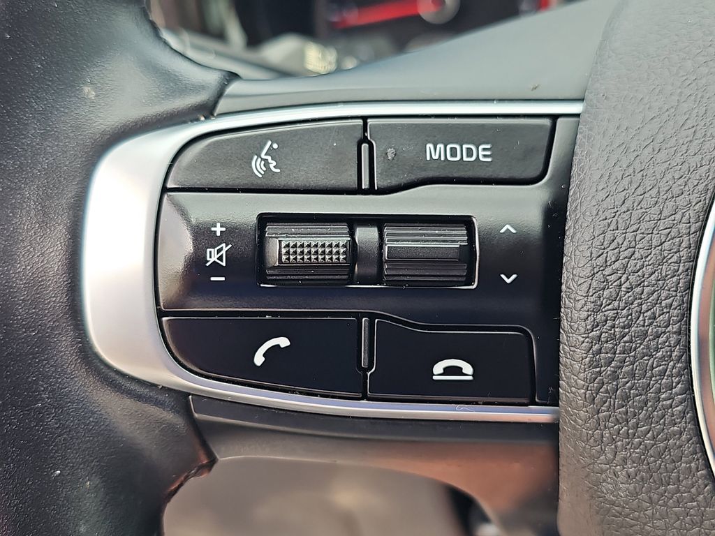 Vehicle image 33 of 36
