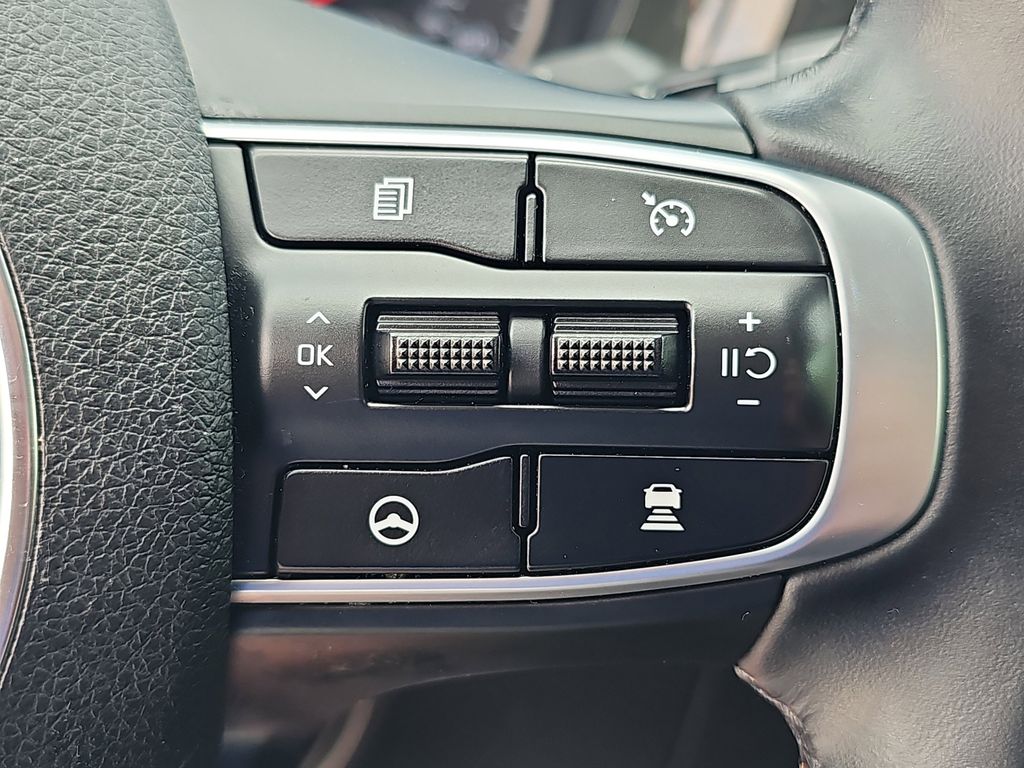 Vehicle image 34 of 36