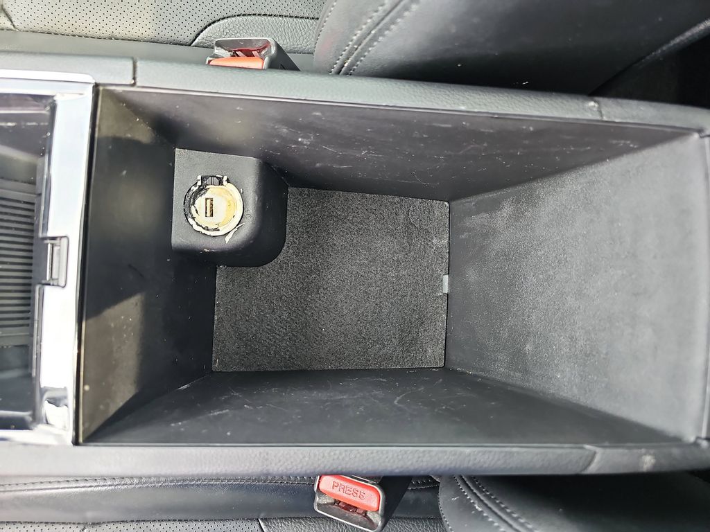 Vehicle image 26 of 36