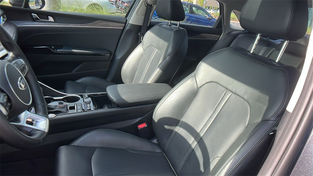 Vehicle image 13 of 32
