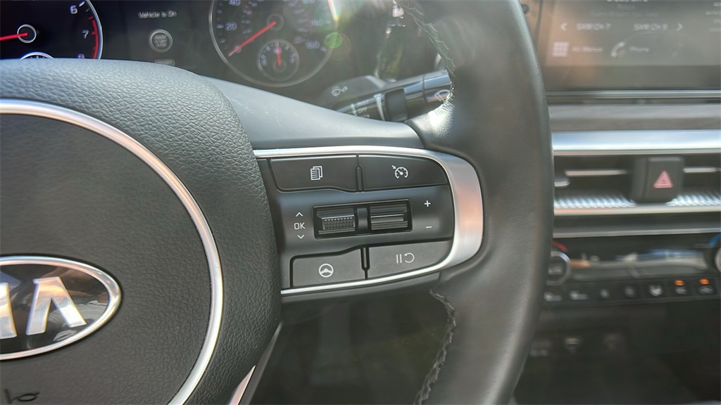Vehicle image 19 of 32