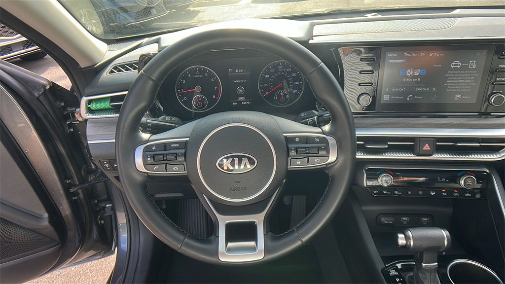 Vehicle image 17 of 32