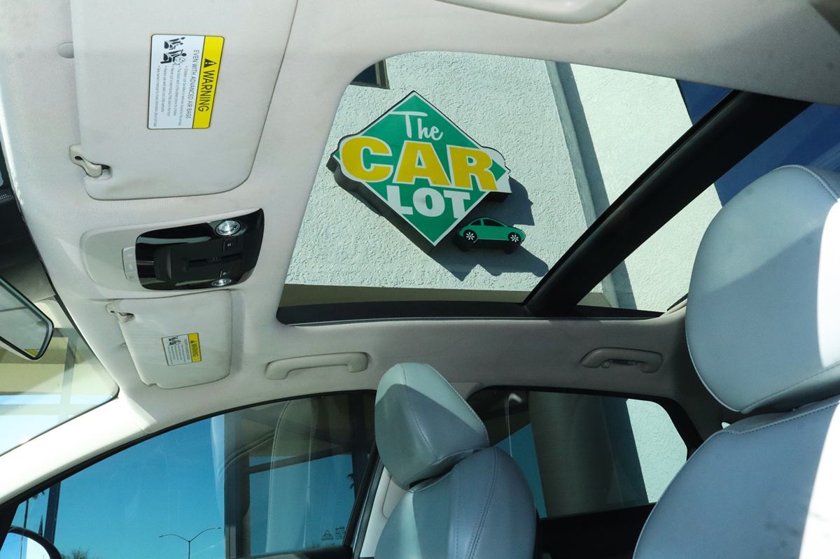 Vehicle image 57 of 59