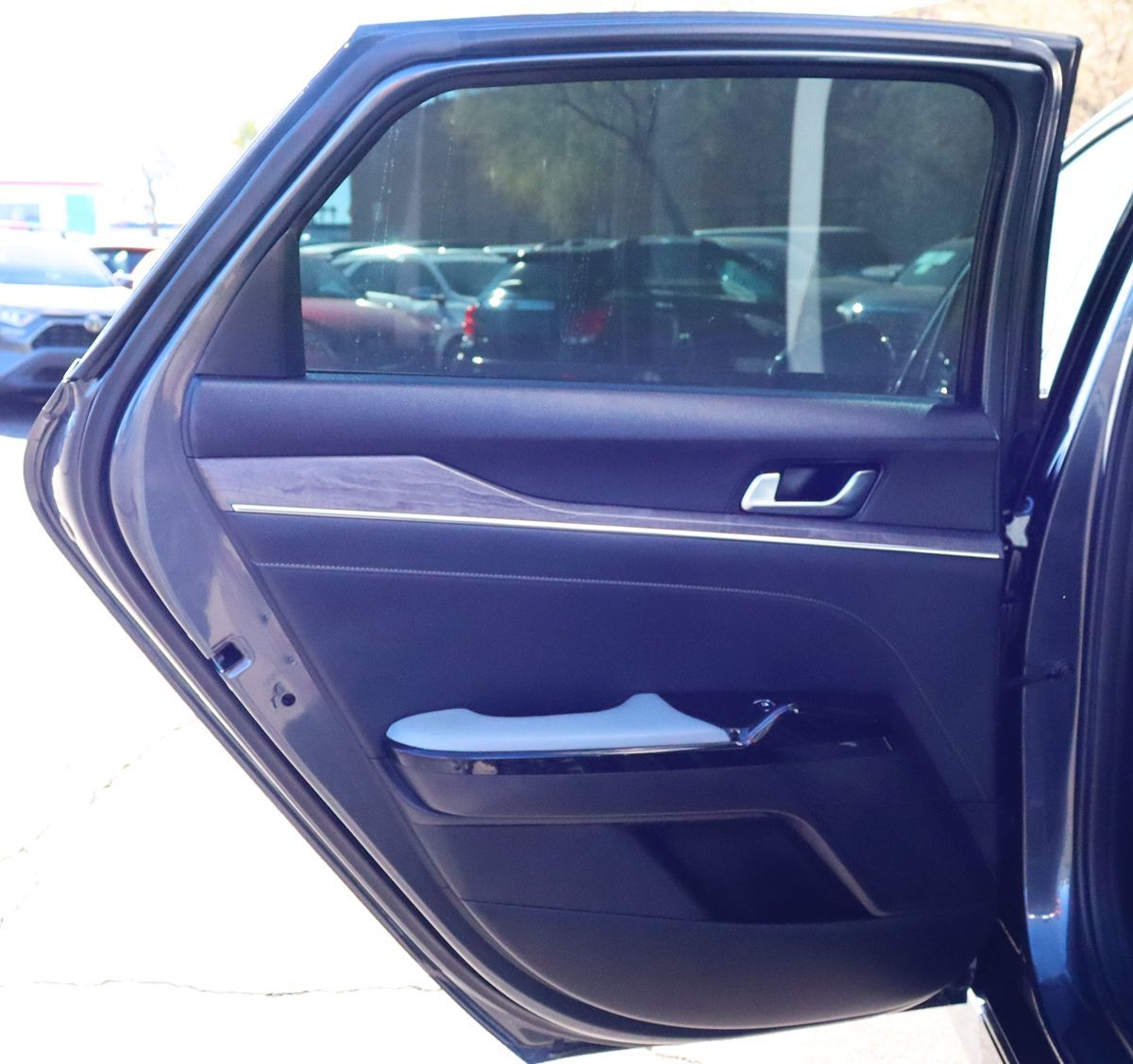 Vehicle image 28 of 59